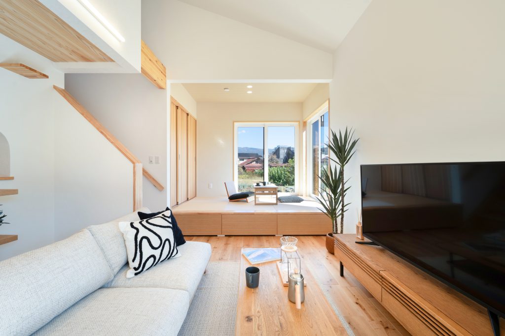 小上がりとキャットウォークのある帰りたくなる家